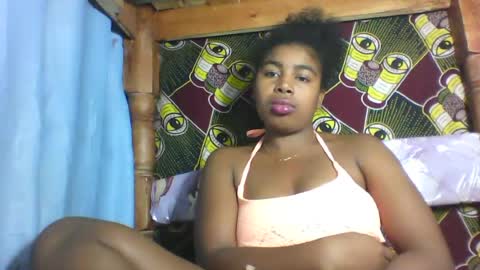 Vivienneh online show from August 14, 9:18 pm