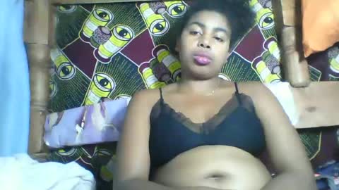 Vivienneh online show from August 15, 12:20 pm