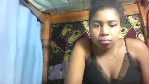 Vivienneh online show from August 15, 1:37 pm