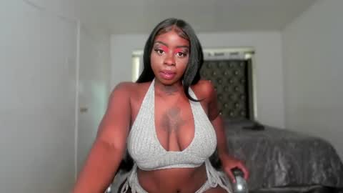 Sasha Malone online show from August 11, 7:05 pm