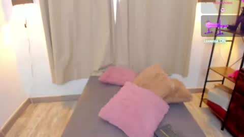 Vixenia online show from July 6, 8:45 pm