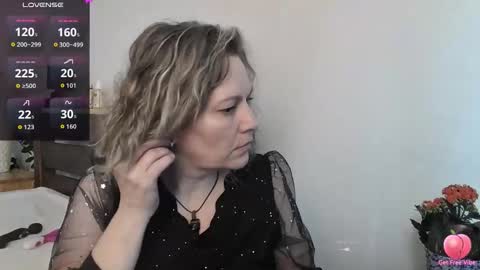 vixenjae online show from March 11, 7:27 am