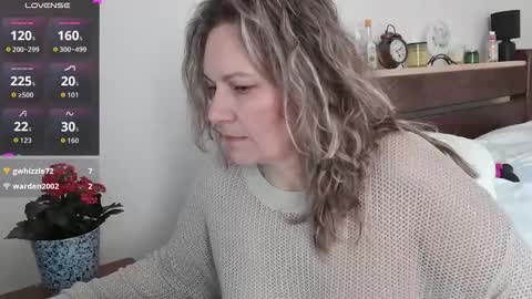 vixenjae online show from March 30, 6:49 am