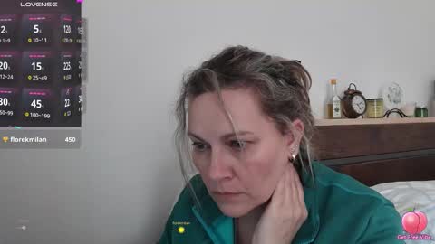 vixenjae online show from March 31, 8:22 am