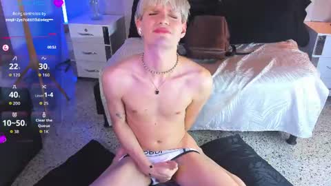 vladhellsing4 online show from July 28, 6:25 pm