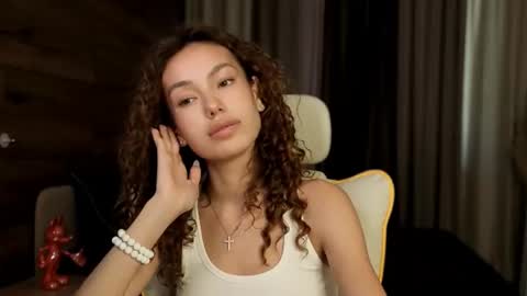 Lily online show from August 4, 6:32 am