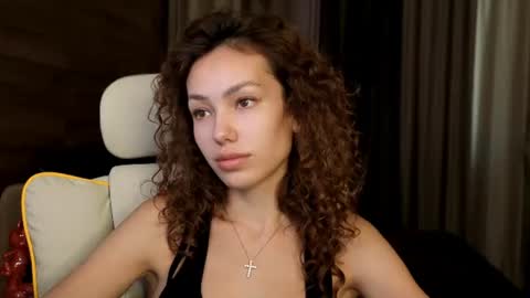 Lily online show from August 5, 7:39 am