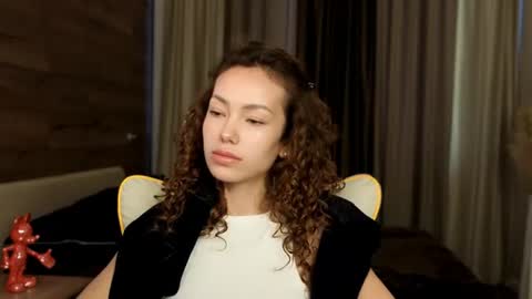 Lily online show from August 13, 5:32 am