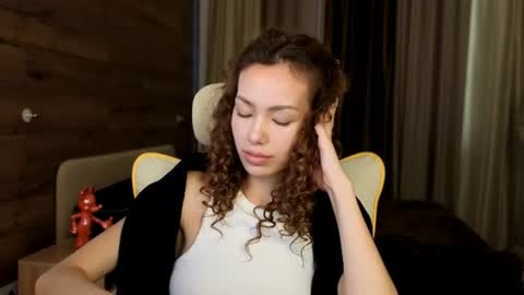 Lily online show from August 13, 7:44 am