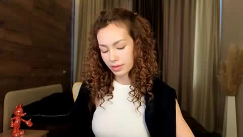 Lily online show from August 13, 8:50 am