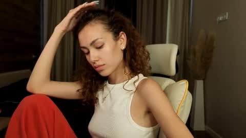 Lily online show from August 14, 9:57 am