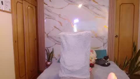 kitty SUPORT ME AND MY BABY SINGLE MOMY online show from August 7, 3:34 pm
