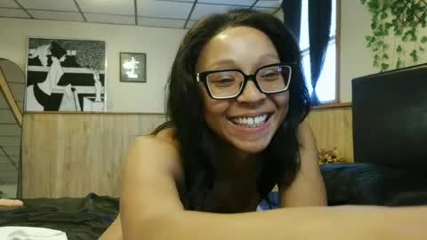 wanderlustgaal online show from August 4, 3:31 pm