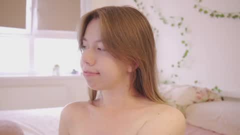 Tess online show from August 15, 3:38 pm