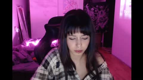 wavy_nights online show from July 20, 12:02 am