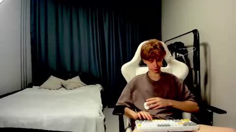 wawesuck online show from August 6, 5:23 pm