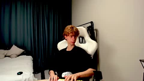 wawesuck online show from August 10, 5:36 pm
