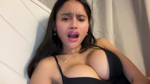Maggie online show from August 3, 1:12 am