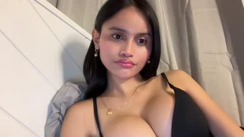Maggie online show from August 12, 9:39 pm