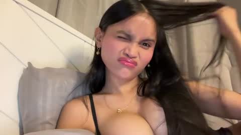 Maggie online show from August 13, 9:18 pm
