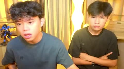 webcamzen online show from August 13, 5:49 pm