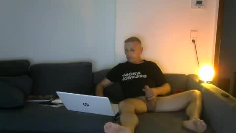 weberbenny online show from July 1, 10:33 pm