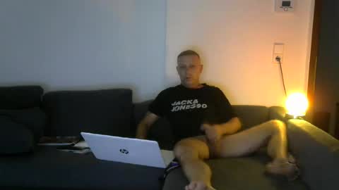 weberbenny online show from July 2, 12:00 am