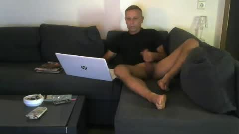 weberbenny online show from July 21, 1:53 am