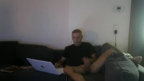 weberbenny online show from August 2, 2:29 am