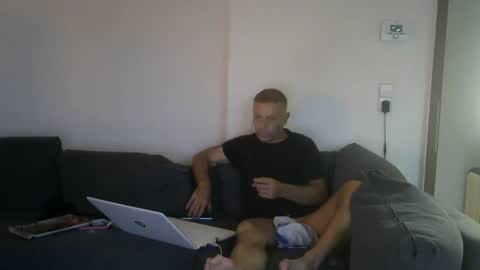 weberbenny online show from August 2, 4:52 am