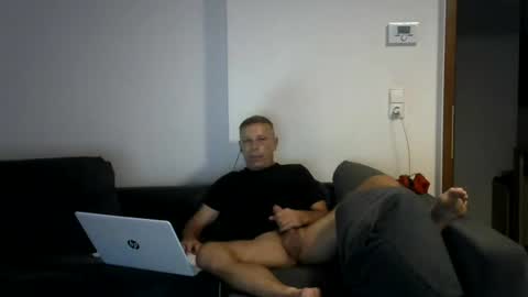 weberbenny online show from September 5, 3:00 am