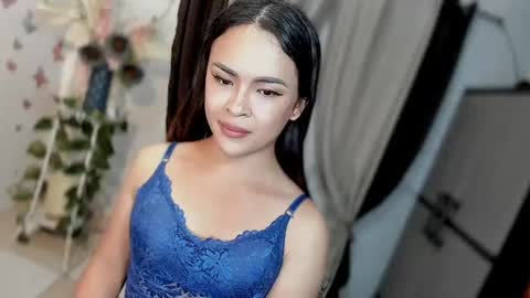 Hi Im LOVIE Please dont forget to follow and thumbs up me online show from June 5, 12:04 am