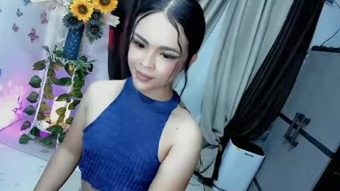 Hi Im LOVIE Please dont forget to follow and thumbs up me online show from August 9, 9:10 am