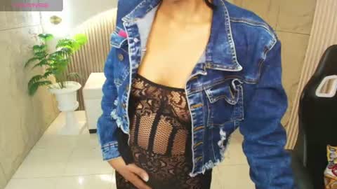 Wen  online show from August 14, 8:51 am