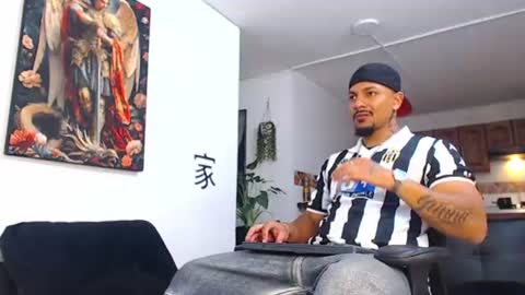 Wesley Rogger online show from August 10, 10:11 pm
