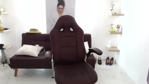 Diva online show from August 6, 9:47 pm