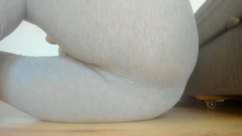wet_pants2022 online show from July 30, 6:04 pm