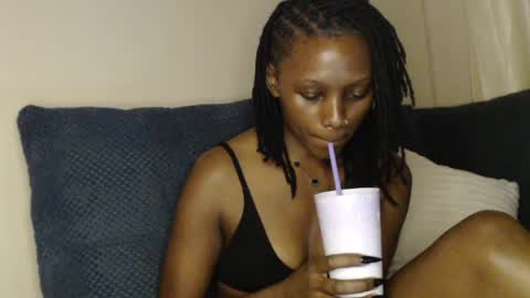 Bella online show from August 9, 1:28 am
