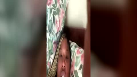 wetgyal22 online show from July 2, 12:28 pm