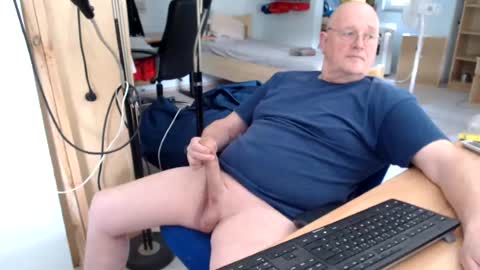 WeTwo online show from August 2, 2:13 pm