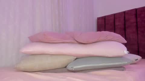 Sara  online show from August 12, 2:30 pm