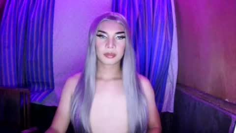 whispering_ering online show from July 26, 12:54 pm