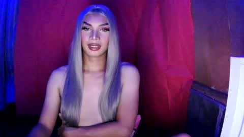 whispering_ering online show from August 11, 2:08 pm