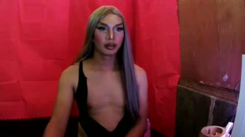 whispering_ering online show from August 13, 3:26 pm
