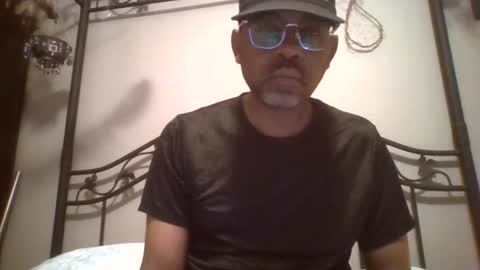 whisperw online show from August 3, 10:11 am