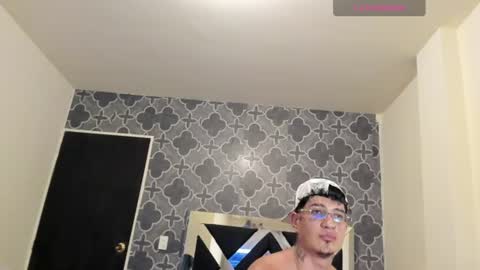 white Dingoo online show from August 17, 2:27 am