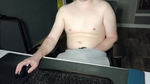 white_pup online show from April 12, 6:32 pm