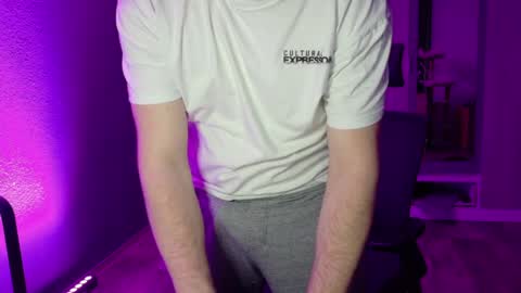 white_pup online show from April 13, 6:14 pm