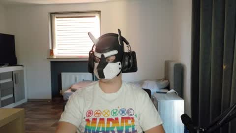 white_pup online show from August 14, 4:38 am