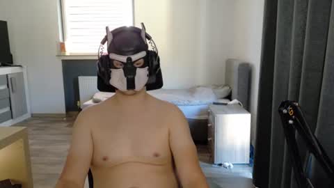 white_pup online show from August 14, 5:44 am